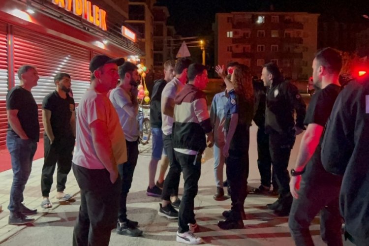 Bursa'da kavgayı ayırmaya gelen polislere saldırı