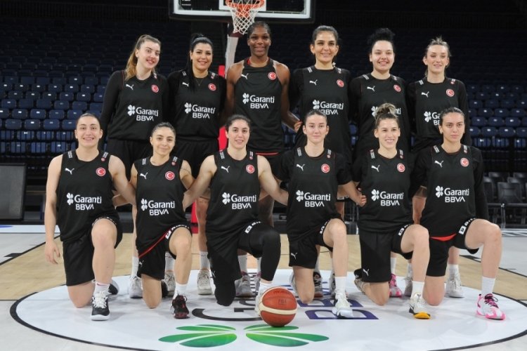 A Milli Kadın Basketbol Takımı basınla buluştu