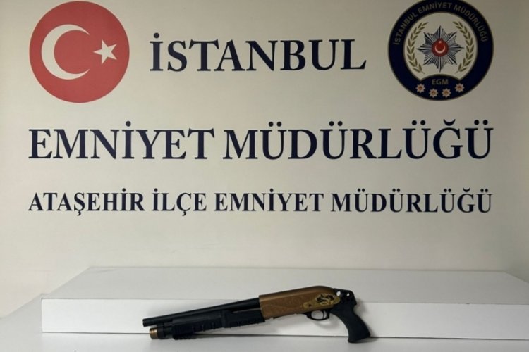 İstanbul'da asker eğlencesinde havaya ateş a&ccedil;an 3 şahıs g&ouml;zaltında