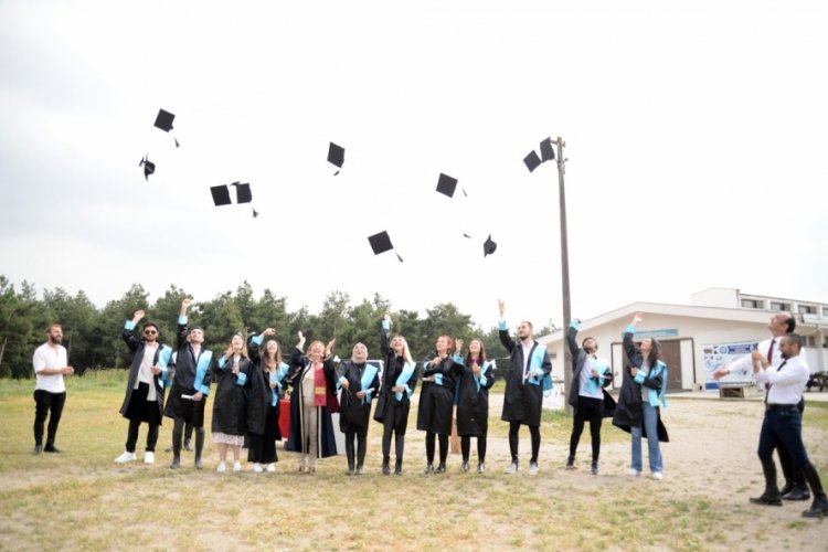 BU&Uuml;'de mezuniyet heycanı