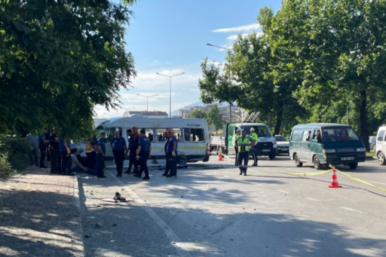 Bursa'da iş&ccedil;i servisi ile otomobilin &ccedil;arpıştığı kazada &ouml;l&uuml; sayısı y&uuml;kseldi