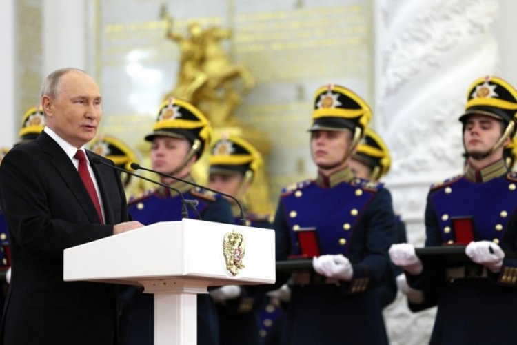 Putin'den Berlusconi a&ccedil;ıklaması: Halkımızın b&uuml;y&uuml;k dostuydu