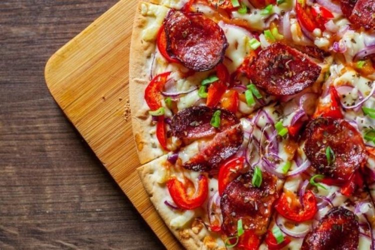 Haftada 12 pizza yiyecek eleman aranıyor!