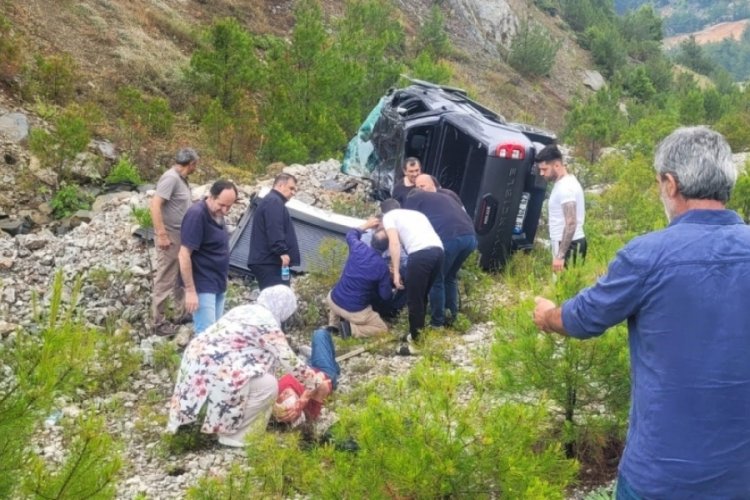 Eski Bakan Nihat Zeybekci Muğla'da kaza yaptı