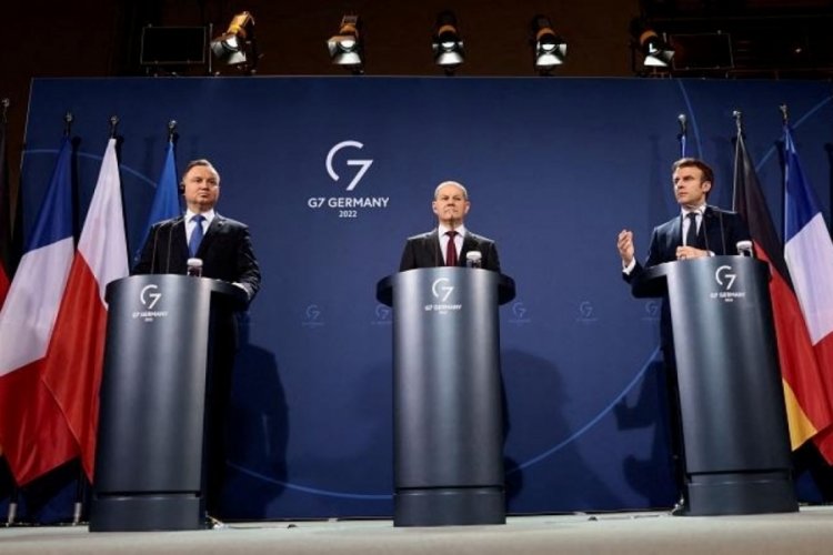 Fransa, Almanya ve Polonya liderleri Paris'te g&ouml;r&uuml;şt&uuml;