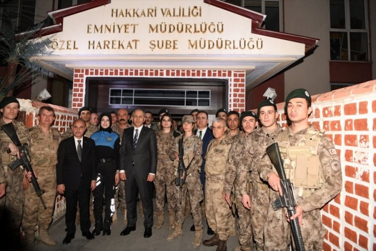 Ali Yerlikaya, Hakkari'de ziyaretlerde bulundu