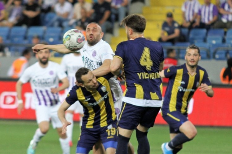 Belediye Derincespor TFF 2. Lig'e y&uuml;kseldi