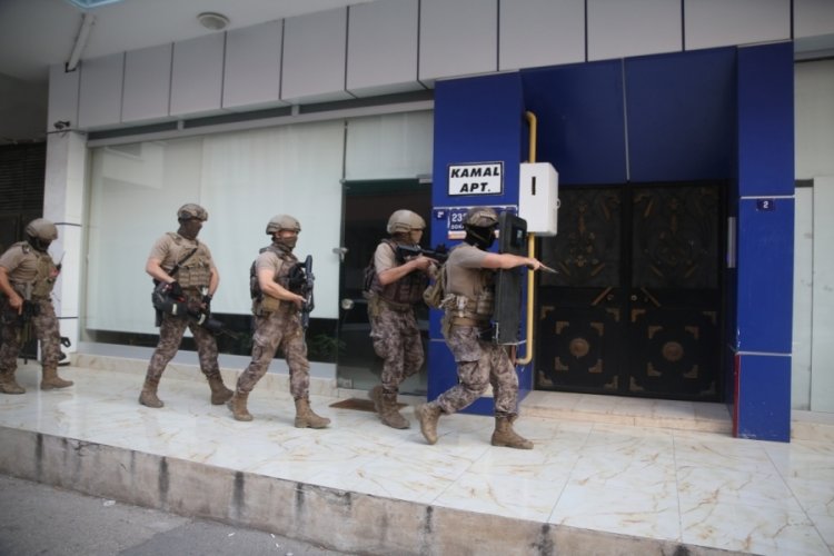 Mersin merkezli 2 ilde tefeci ve dolandırıcılara şafak operasyonu