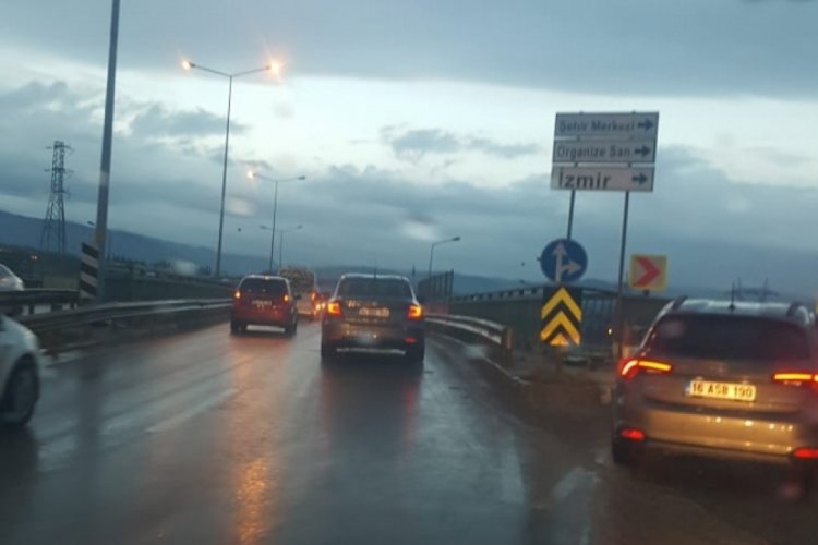 Bursa'nın o yolundan vatandaşlar şikayet&ccedil;i: Her sabah inanılmaz bir kargaşa oluyor