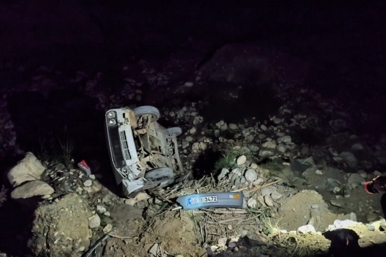 Adıyaman'da otomobil şarampole devrildi: 4 yaralı