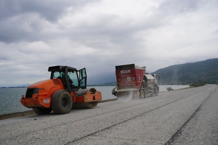 Bursa Orhangazi-G&ouml;lyaka sahil yolunda asfaltlama &ccedil;alışmaları başladı