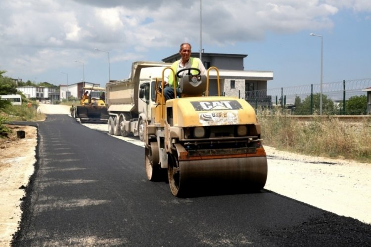 Bursa Nil&uuml;fer'de yol-asfalt &ccedil;alışmaları hızlandı