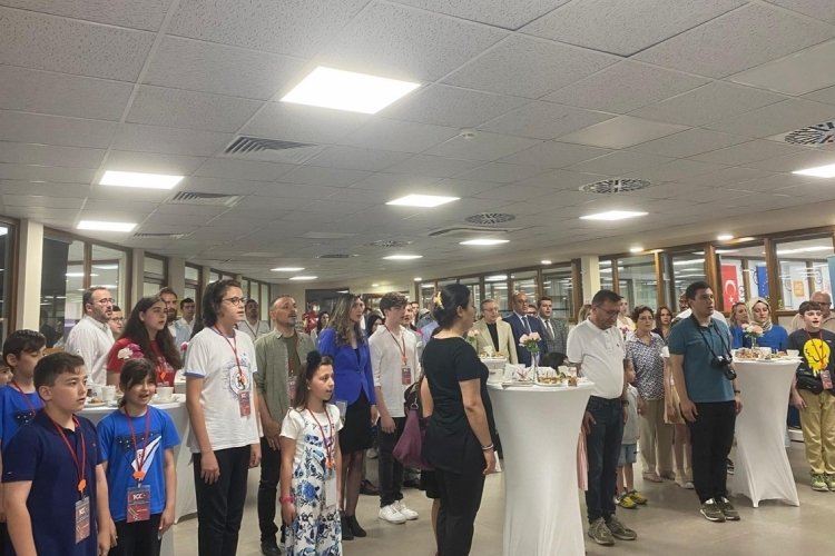 Bursa'da 'Gelecek ve Yaşam' temalı karikat&uuml;r yarışmasının &ouml;d&uuml;l t&ouml;reni d&uuml;zenlendi