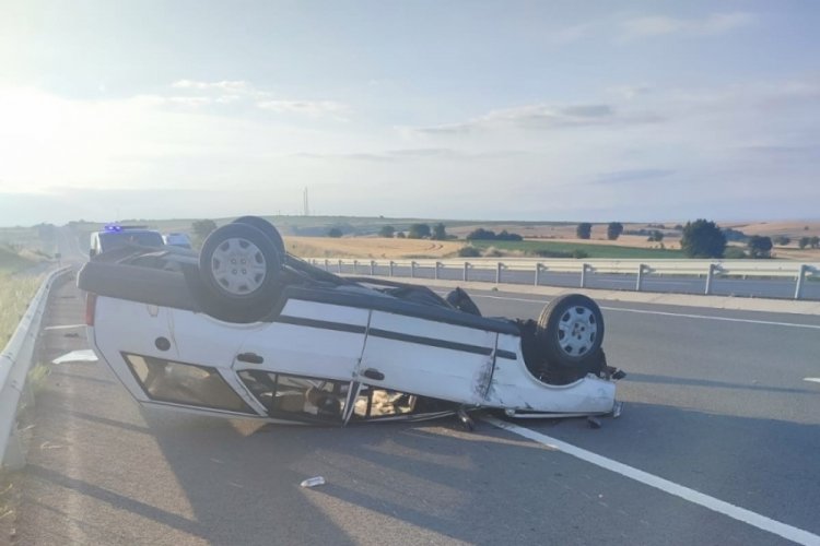 Edirne'de otomobil takla attı: 3 yaralı