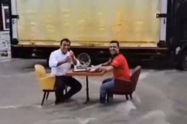 Seli umursamadılar, masa kurup keyif yaptılar