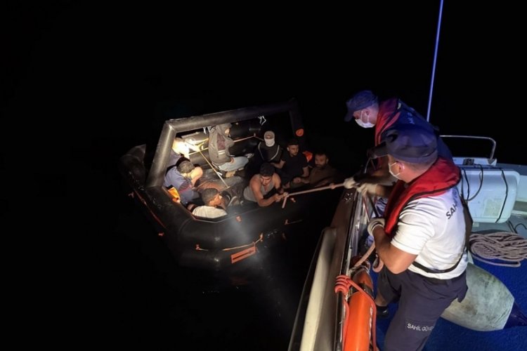 Muğla'da 34 g&ouml;&ccedil;men kurtarıldı, 17 g&ouml;&ccedil;men yakalandı
