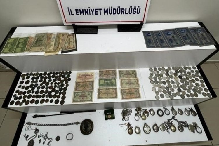 Balıkesir'de tarihi eser operasyonunda ele ge&ccedil;irilenler polisi bile şaşırttı