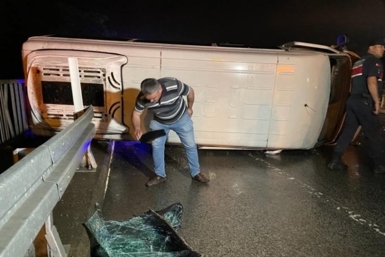 Ordu'da yolcu minib&uuml;s&uuml; devrildi: Yaralılar var