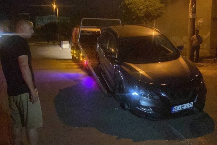 Kocaeli'de otomobil, cipe &ccedil;arptı: 1 yaralı