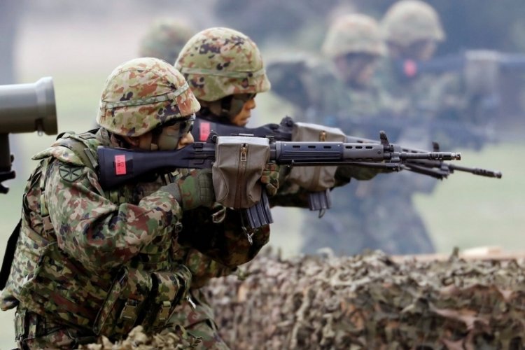 Japonya'da asker adayı atış eğitiminde 2 subayı &ouml;ld&uuml;rd&uuml;