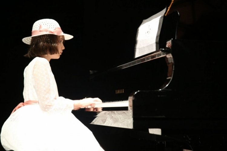 Bursa'da 426 kursiyer konserde h&uuml;nerlerini sergiledi