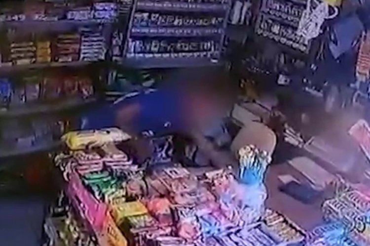 Manisa'da market hırsızı jandarma devriyesinden ka&ccedil;amadı