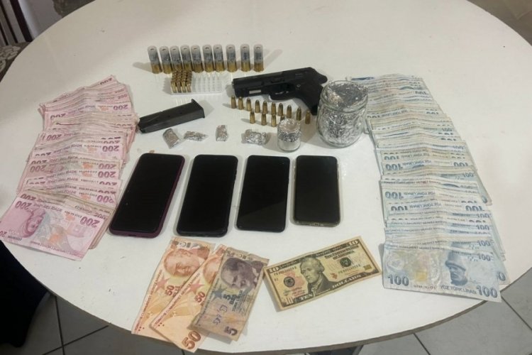 Şanlıurfa'da uyuşturucu tacirlerine operasyon: 10 g&ouml;zaltı