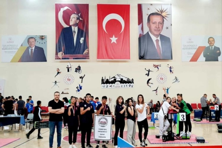 Eskişehir İn&ouml;n&uuml;'den T&uuml;rkiye şampiyonluğuna!