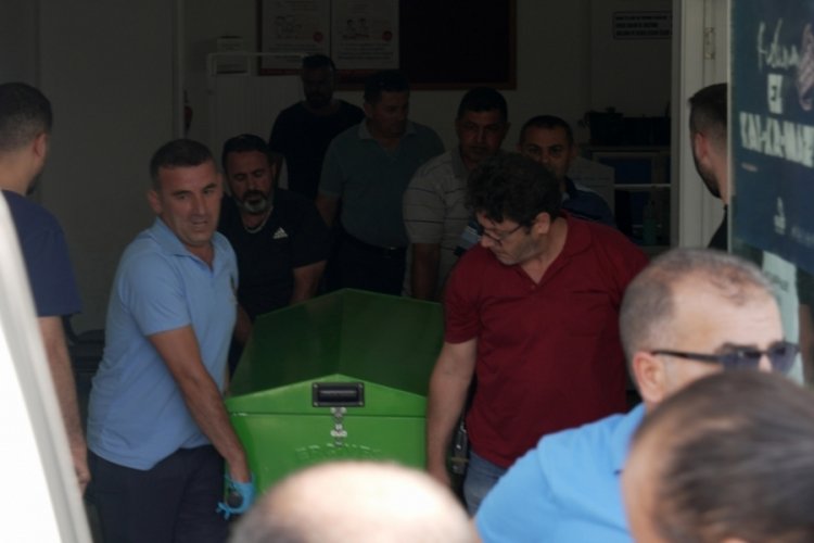Eşinin &ouml;ld&uuml;rd&uuml;ğ&uuml; doktor, Konya'da toprağa verilecek