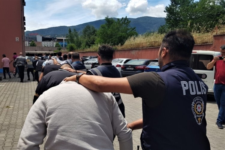 Karab&uuml;k'te hırsızlık ş&uuml;phelisi 10 kişi adliyeye sevk edildi