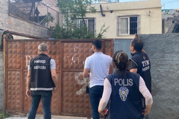 Mersin'de şafak operasyonu: 76 g&ouml;zaltı