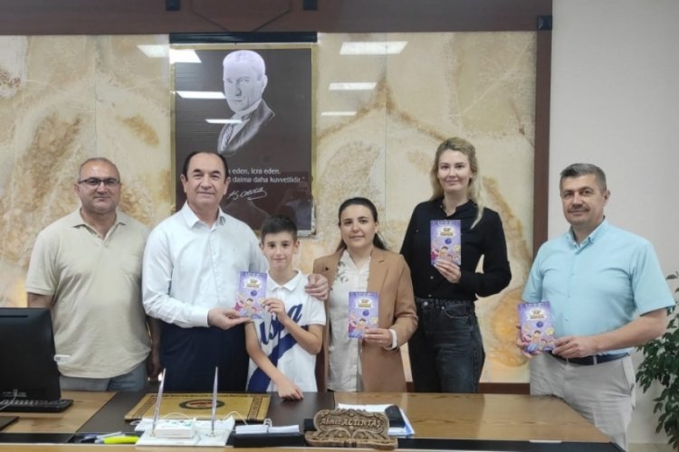 Bursa'da anne-oğul ilk kitabını yayımladı
