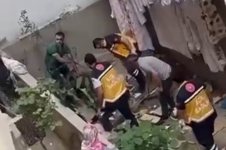 İstanbul'da hırsızlık i&ccedil;in &ccedil;ıktığı &ccedil;atıdan d&uuml;şt&uuml;!