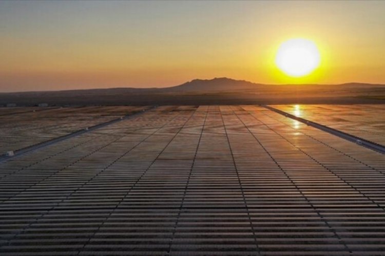 K&uuml;resel g&uuml;neş enerjisi kurulu g&uuml;c&uuml; arttı