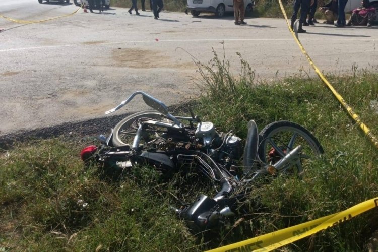 Bilecik'te hafifi ticari ara&ccedil; ile motosiklet &ccedil;arpıştı