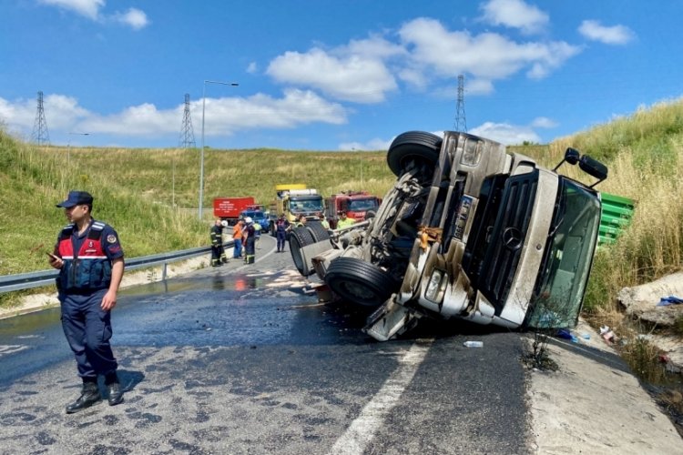 Kocaeli'nde feci kaza: Kuzey Marmara Otoyolu ulaşıma kapandı