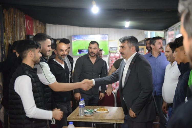 Bursa'da Yıldırım Belediye Başkanı Oktay Yılmaz gen&ccedil;lerle buluştu