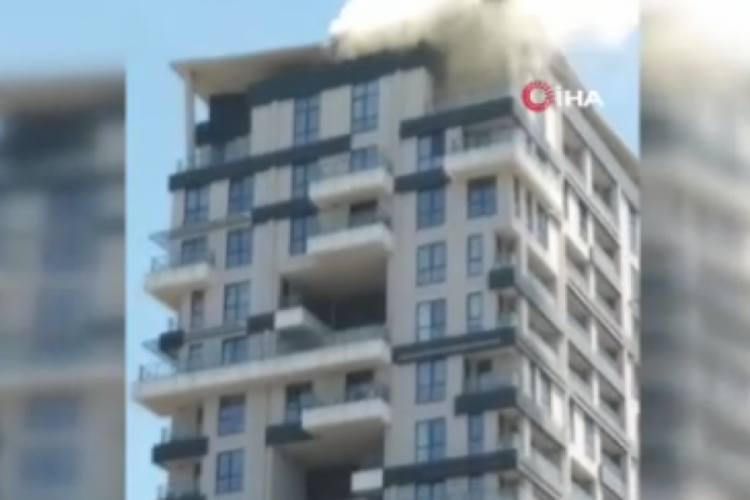 İstanbul'da rezidansta yangın