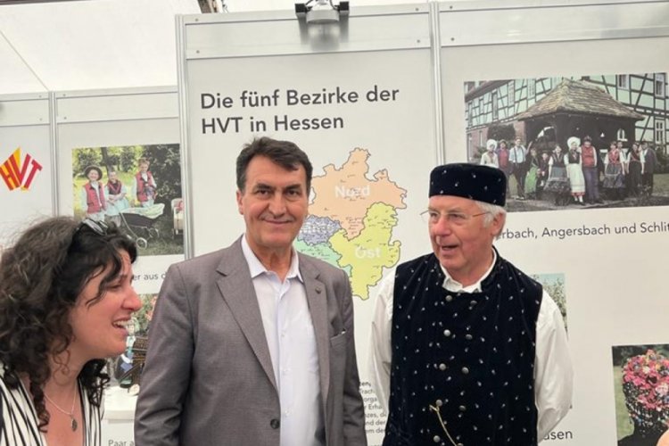 Almanya Hessentag Festivali'nde Bursa r&uuml;zg&acirc;rı