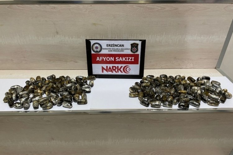 Uyuşturucuyu midesine saklayan 2 kişi tutuklandı