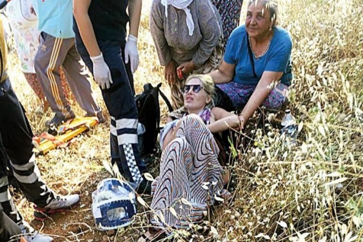 Mustafa Sandal'ın eşi ağaca &ccedil;akıldı