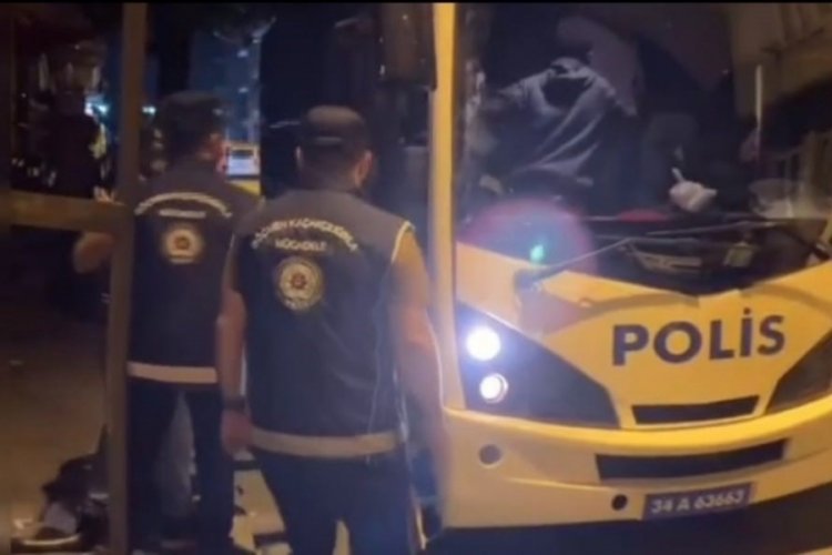 İstanbul'da ka&ccedil;ak sığınmacıların evlerine baskın! 96 g&ouml;&ccedil;men yakalandı