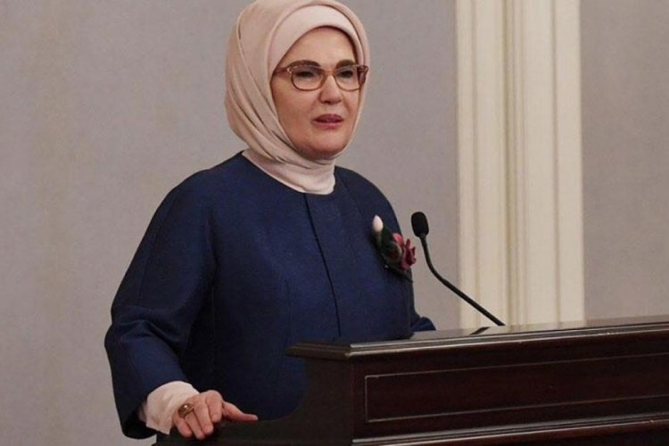Emine Erdoğan'dan &ouml;ğrencilere karne g&uuml;n&uuml; mesajı