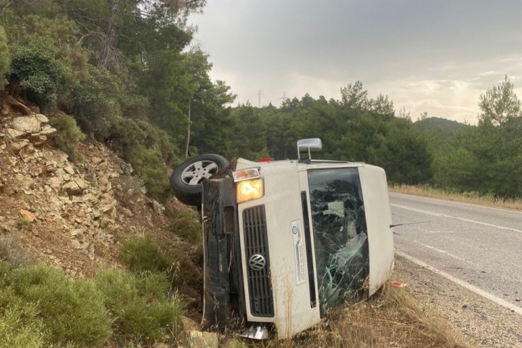 Muğla'da personel taşıyan minib&uuml;s kaza yaptı: 8 yaralı