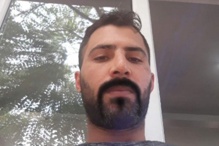 4 g&uuml;nd&uuml;r haber alınamayan gencin apartta cansız bedeni bulundu