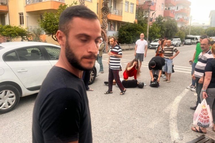 Antalya'da bisiklet ile otomobil &ccedil;arpıştı: 2 &ccedil;ocuk yaralandı