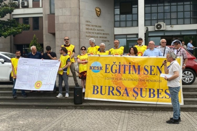 Eğitim-Sen Bursa Şubesi MEB'in karnesini verdi