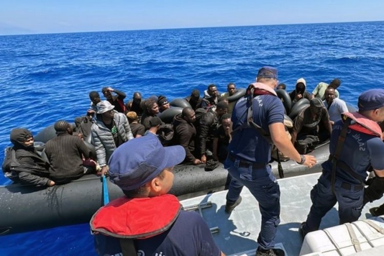 Muğla'da 37 d&uuml;zensiz g&ouml;&ccedil;men kurtarıldı