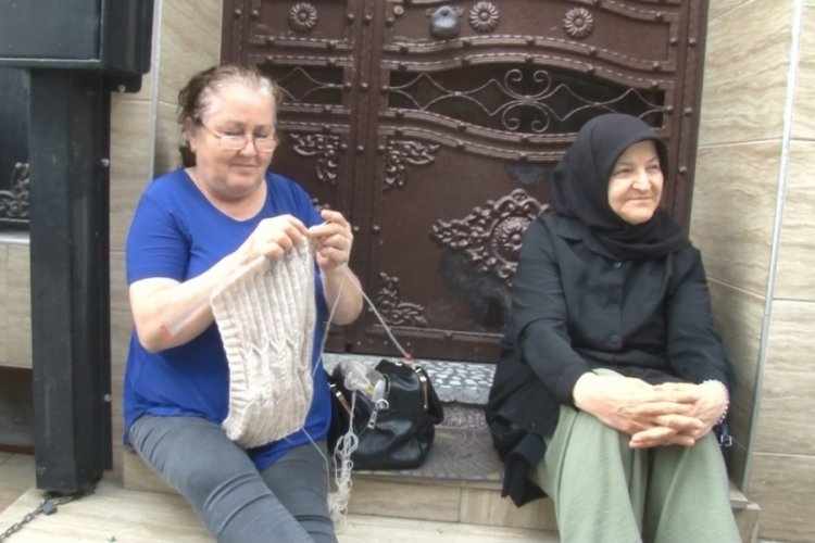 Bursa'da kızını sınava getirdi, stresini &ouml;rg&uuml; &ouml;rerek attı
