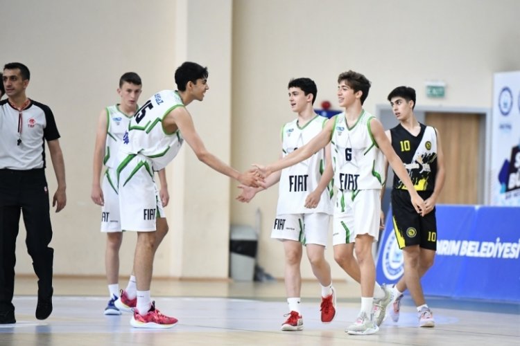 TOFAŞ Yıldız A Takımı, U16 T&uuml;rkiye Şampiyonası'na galibiyetle başladı